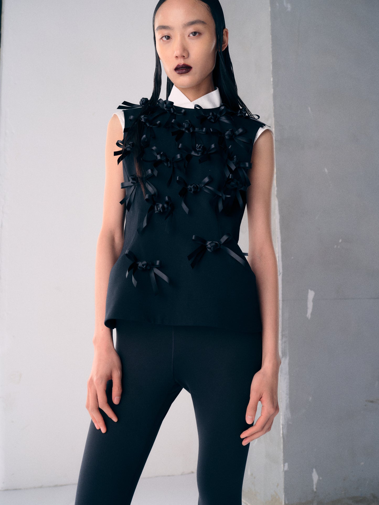 【FW25 Pre-order】Black Ribbon tie Thurman top