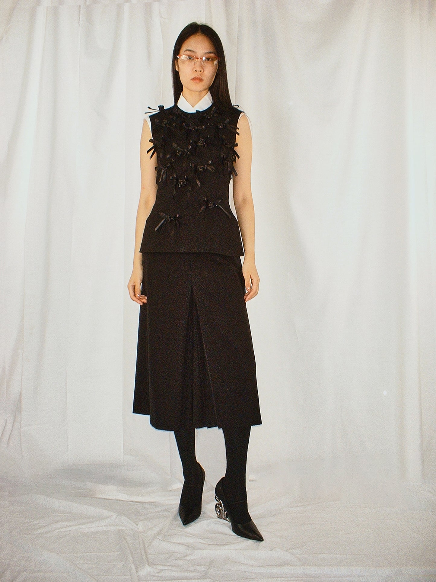 【FW25 Pre-order】Black Ribbon tie Thurman top