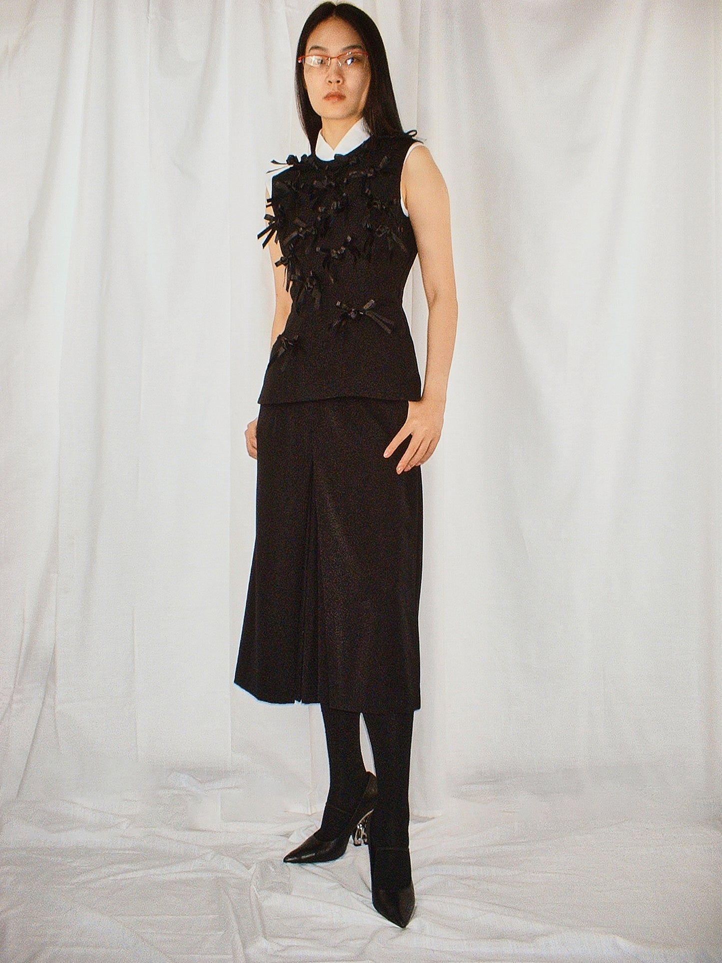【FW25 Pre-order】Black Ribbon tie Thurman top