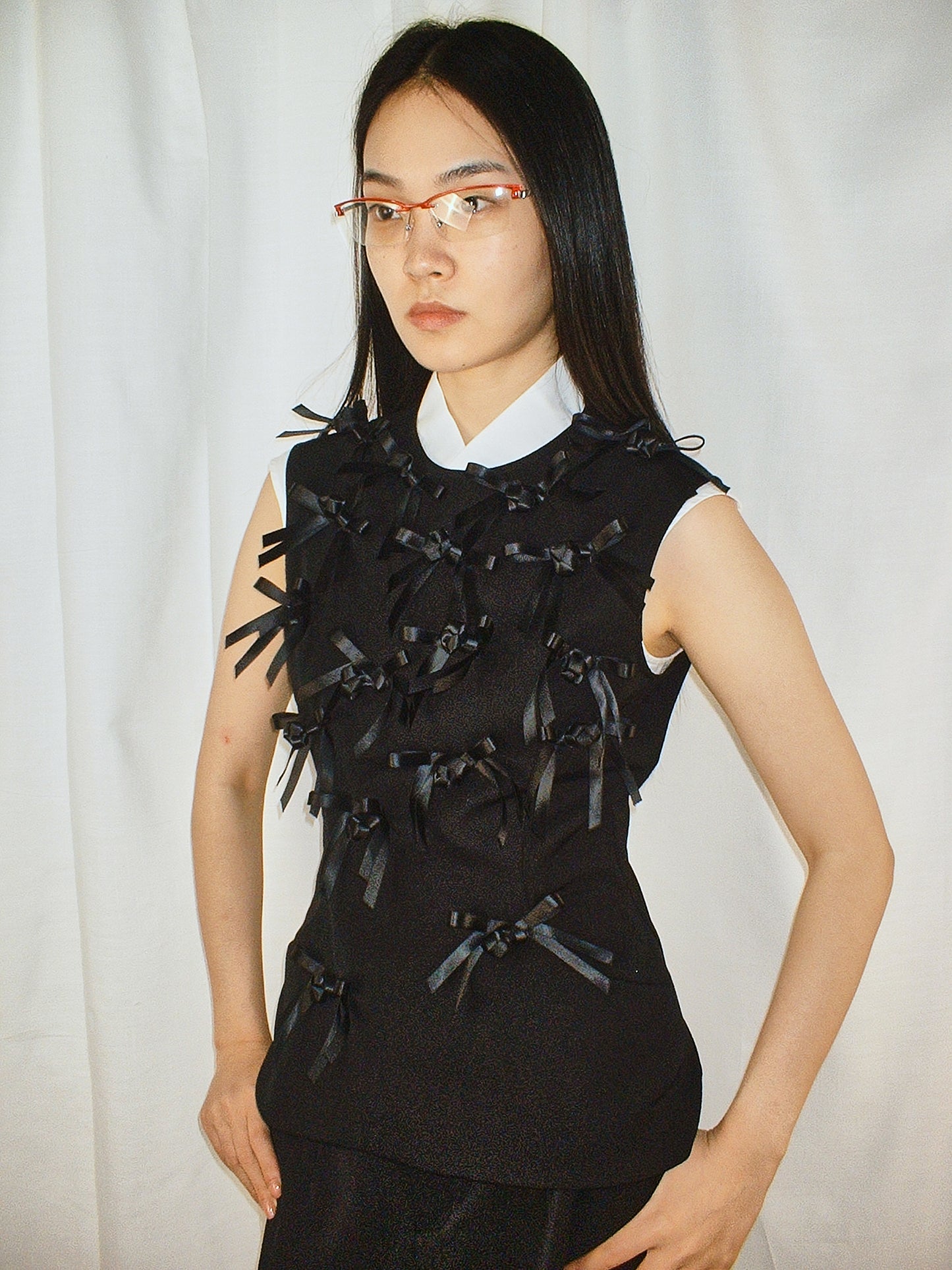 【FW25 Pre-order】Black Ribbon tie Thurman top