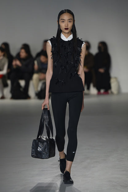 【FW25 Pre-order】Black Ribbon tie Thurman top